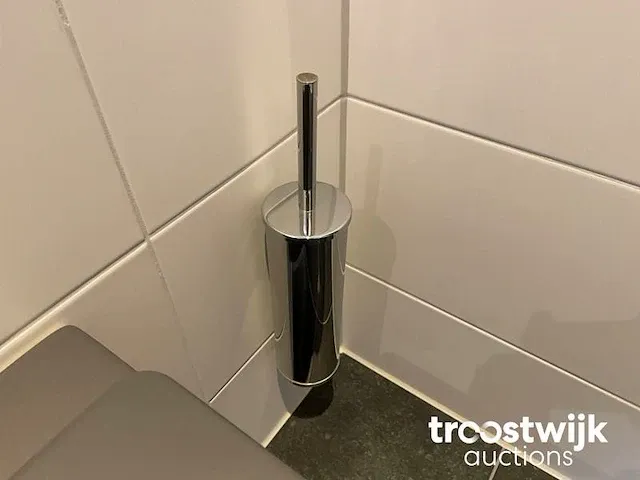 Toilet - afbeelding 12 van  14