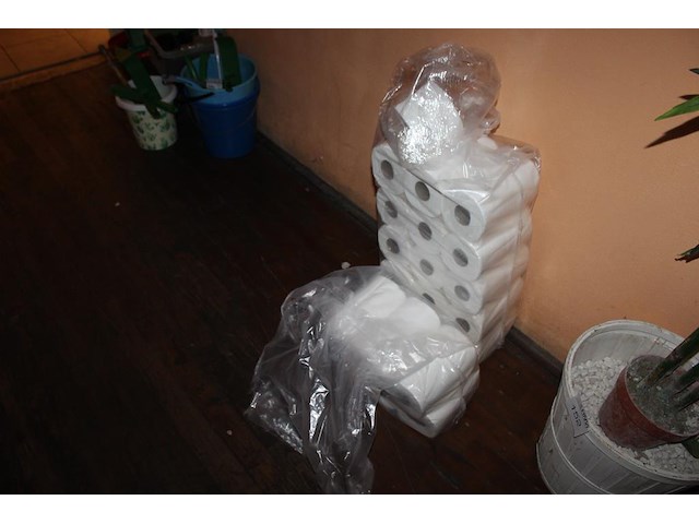 Toiletpapier ruim 40 rollen. - afbeelding 2 van  2