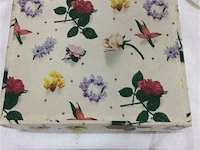 Toiletset vintage in doos - afbeelding 3 van  3