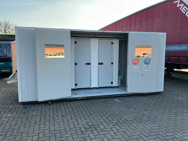 Toiletunit / container / toiletwagen - afbeelding 1 van  21