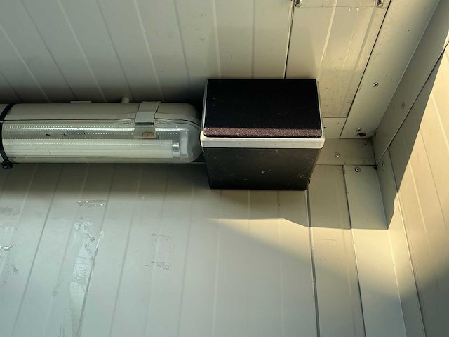 Toiletunit / container / toiletwagen - afbeelding 11 van  21