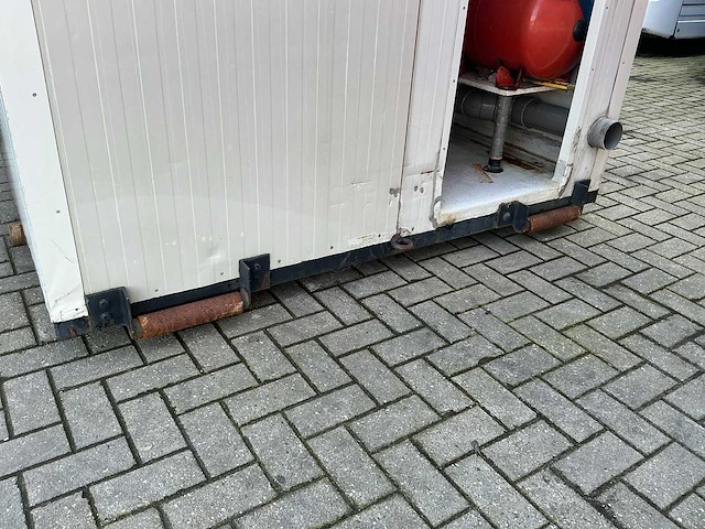 Toiletunit / container / toiletwagen - afbeelding 13 van  21