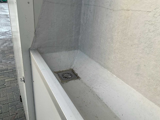 Toiletunit / container / toiletwagen - afbeelding 18 van  21