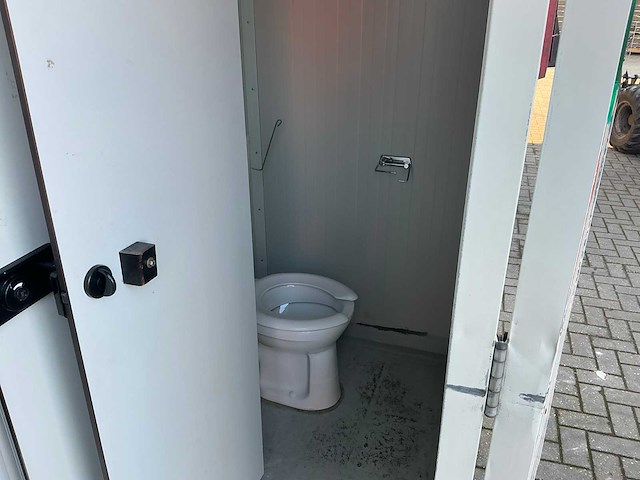 Toiletunit / container / toiletwagen - afbeelding 20 van  21