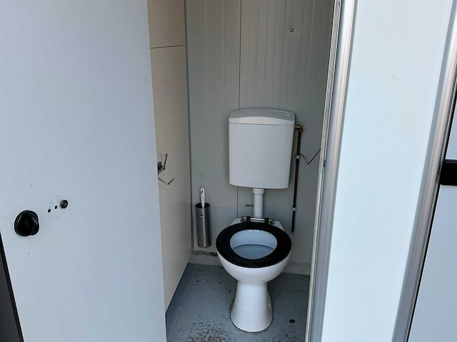 Toiletunit / container / toiletwagen - afbeelding 2 van  21