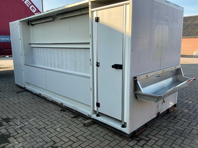Toiletunit / container / toiletwagen - afbeelding 1 van  21