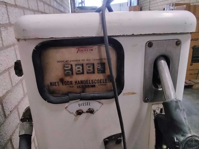 Tokheim - 1950 - authentieke dieselpomp - afbeelding 2 van  8