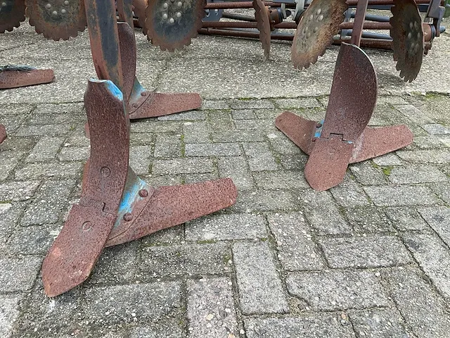 Tolmet delta vleugelschaarcultivator - afbeelding 10 van  12
