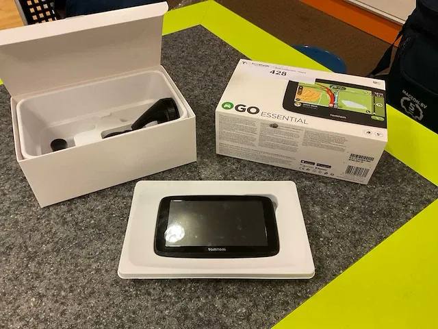 Tomtom go essential navigatie - afbeelding 1 van  5
