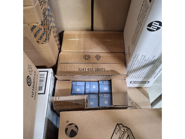 Toners, verlichting en kabels - afbeelding 7 van  11