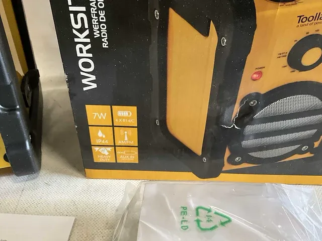 Toolland wr25205 bouwradio - afbeelding 3 van  4