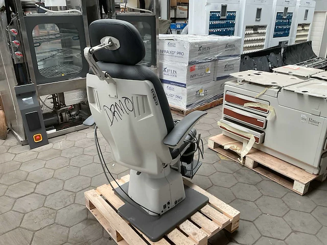 Topcon oc-2300 behandelstoel - afbeelding 4 van  8