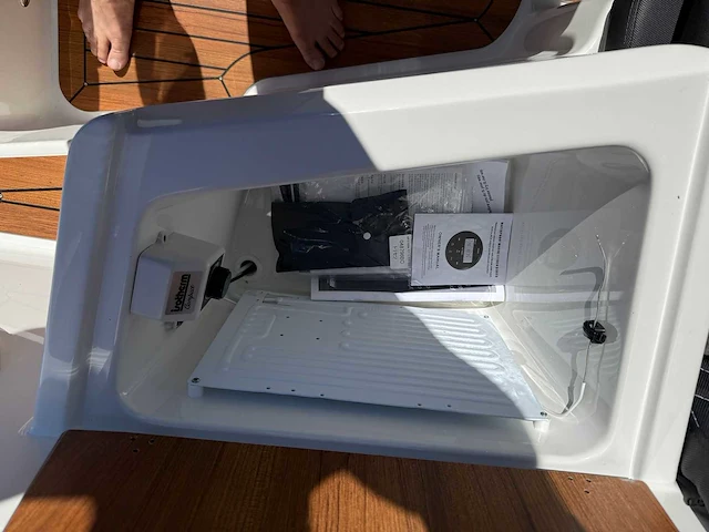 Topcraft - 627 tender - sloep met 100 pk tohatsu motor - afbeelding 39 van  47