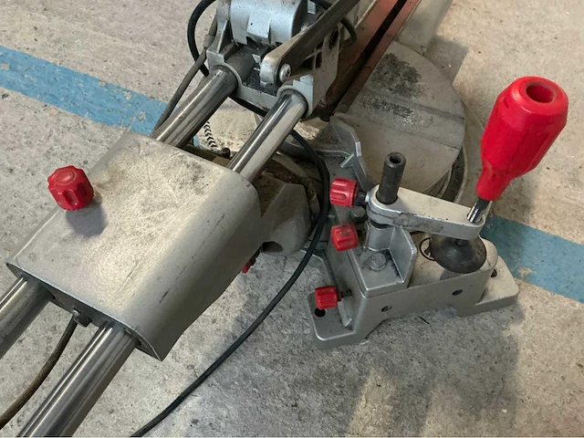 Topcraft tsms 1800 afkortzaag - afbeelding 8 van  10