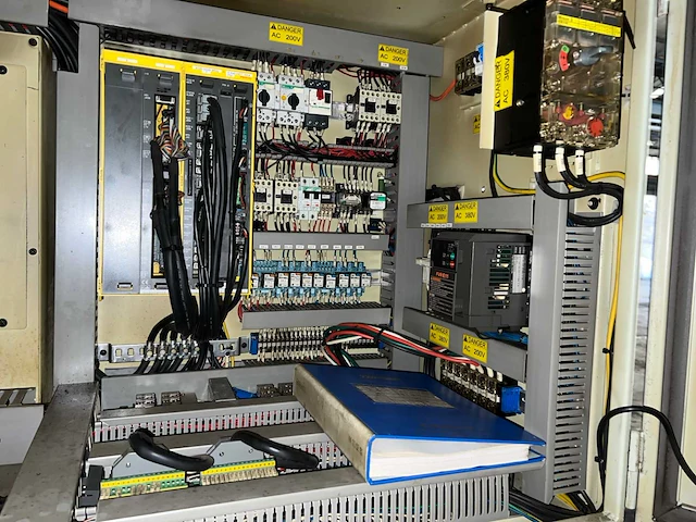 Topper - tmv510t - cnc vertical machine centre - 2001 - afbeelding 10 van  23