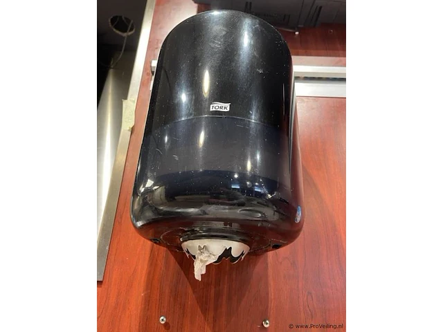 Tork handdoekdispenser & rvs zeepdispenser - afbeelding 4 van  5