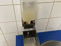 Tork handdoekdispenser & rvs zeepdispenser - afbeelding 3 van  5