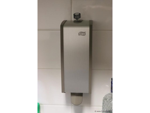 Tork zeepdispenser & handdoekdispenser - afbeelding 1 van  2