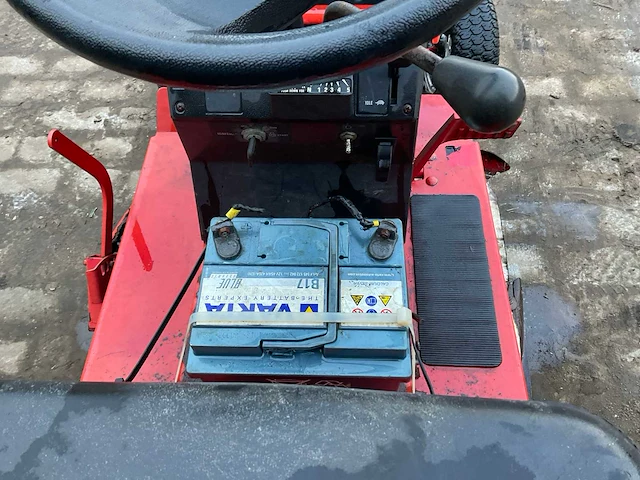 Toro wheel horse 212-5sb zitmaaier - afbeelding 6 van  9