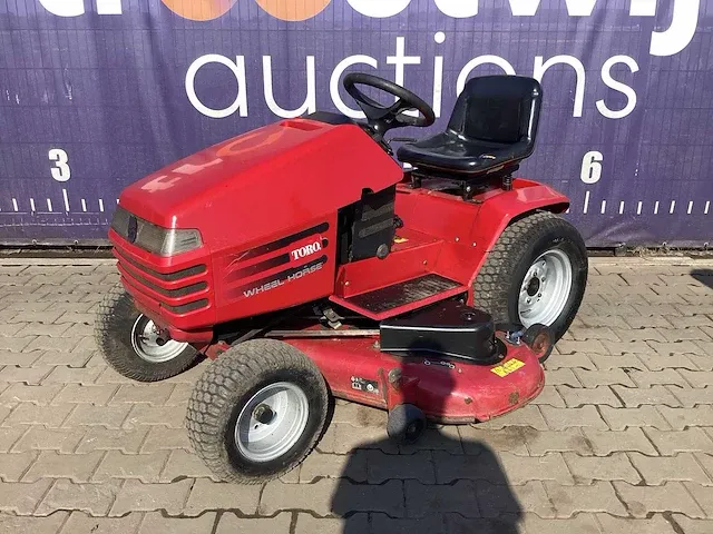 Toro wheel horse zitmaaier - afbeelding 1 van  11