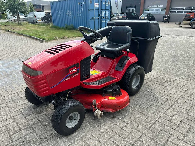 Toro wheel horse zitmaaier - afbeelding 1 van  7