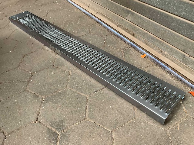 Torso cr18k04s oprijplaat - afbeelding 2 van  3