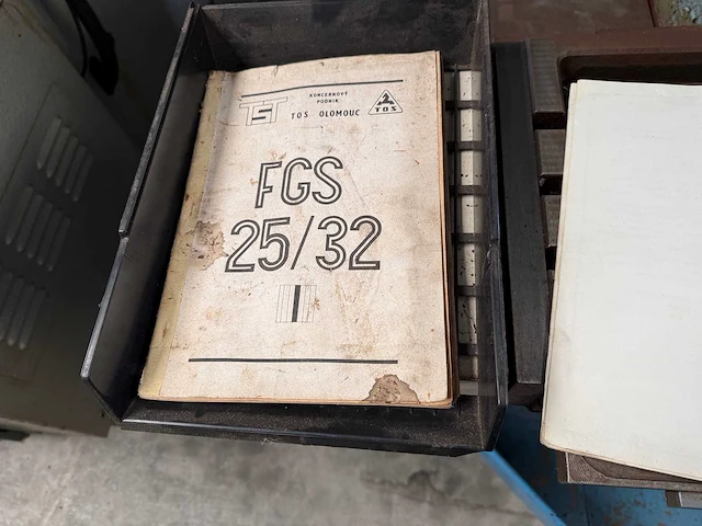 Tos - 1986 - fgs 25 - universele freesmachine - afbeelding 2 van  10