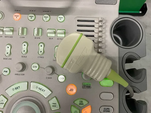 Toshiba - nemio mx - echografie - 2011 - afbeelding 2 van  10