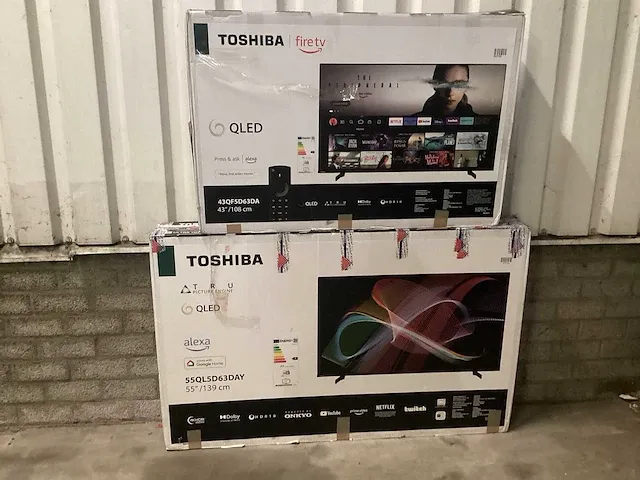 Toshiba - qled - televisie (2x) - afbeelding 1 van  8