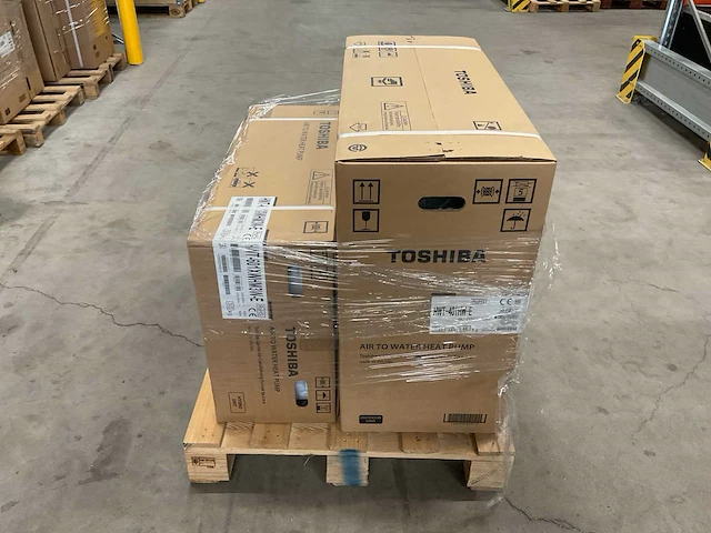 Toshiba - r32 estia - hwt-401hw-e / hwt-601xwhm3w-e - lucht-water warmtepomp set - afbeelding 4 van  6