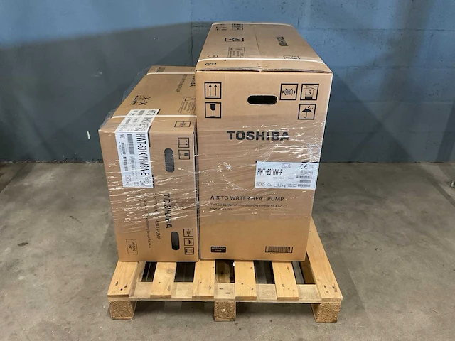 Toshiba - r32 estia - hwt-601hw-e / hwt-601xwhm3w-e - lucht-water warmtepomp set - afbeelding 4 van  6
