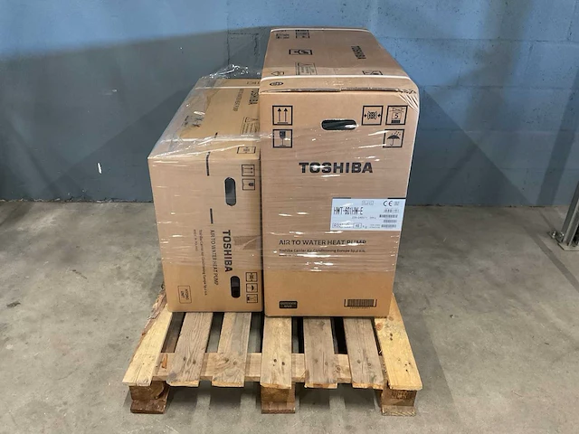 Toshiba - r32 estia - hwt-601hw-e / hwt-601xwhm3w-e - lucht-water warmtepomp set - afbeelding 4 van  6