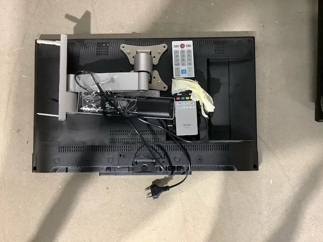 Toshiba 24w1963dg televisie - afbeelding 2 van  3