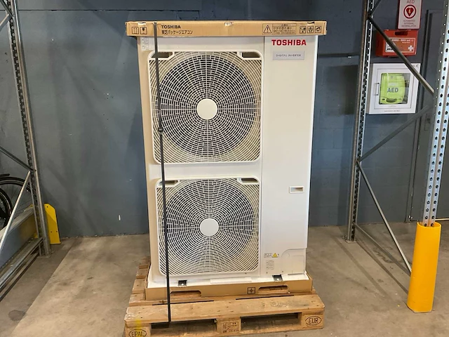 Toshiba buiten-unit - afbeelding 1 van  3