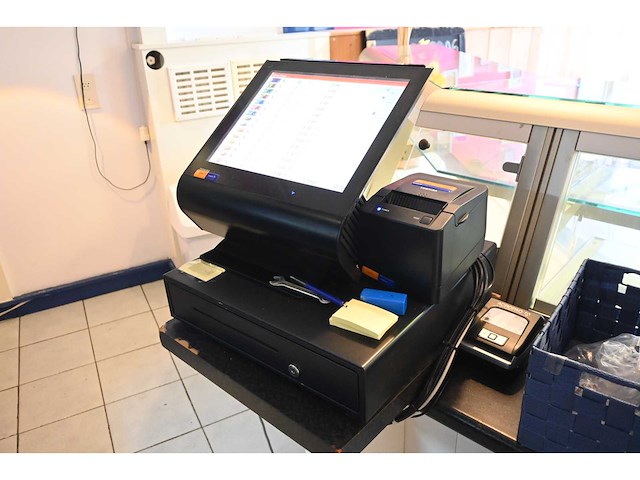 Toshiba cash it 4.80 touchscreen kassa systeem met bonnenprinter en geldtester - afbeelding 2 van  6