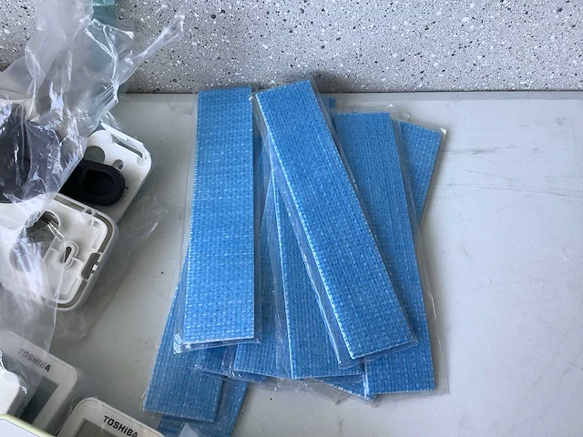 Toshiba en daikin airconditioning afstandsbediening (6 stuks) - afbeelding 8 van  8