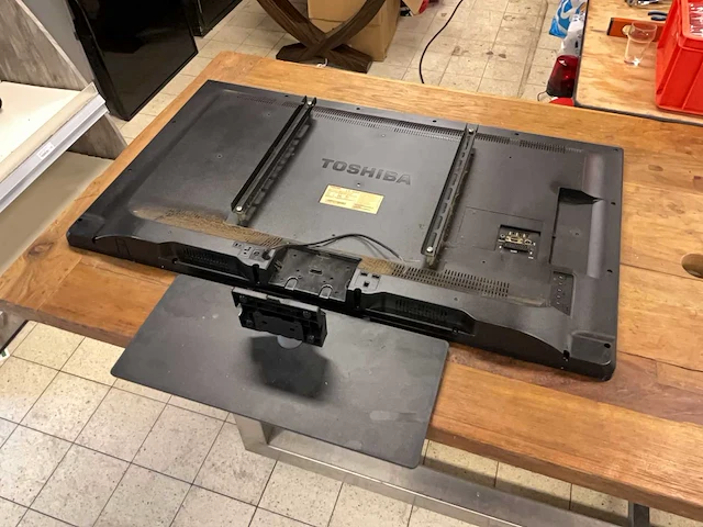 Toshiba lcd televisie - afbeelding 4 van  7