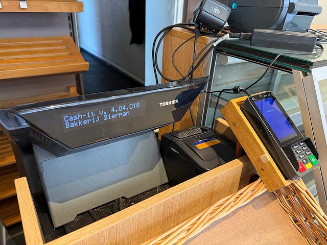 Toshiba mt 6140 a3r kleuren touchscreen kassasysteem met bonnenprinter en pinautomaat - afbeelding 8 van  9