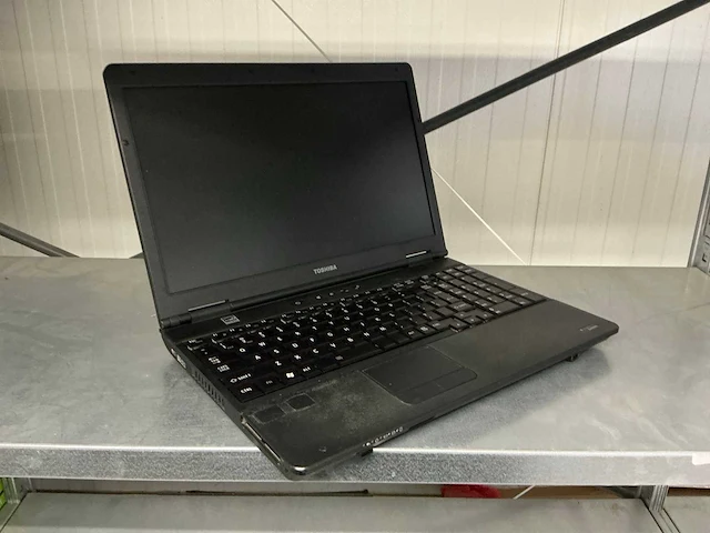 Toshiba satellite b551 laptop (2x) - afbeelding 1 van  5