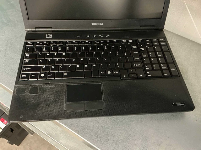 Toshiba satellite b551 laptop (2x) - afbeelding 2 van  5