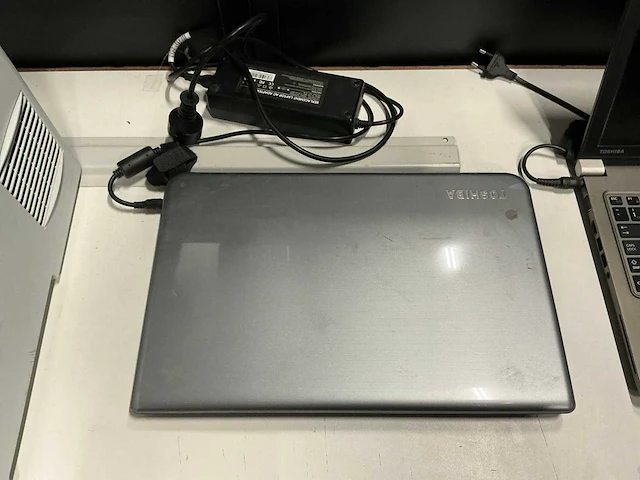 Toshiba satellite laptop - afbeelding 2 van  2