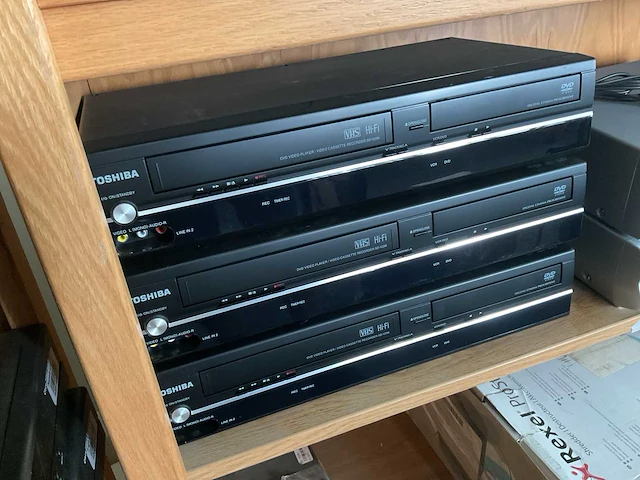 Toshiba sd-v296 videorecorder (3x) - afbeelding 1 van  3