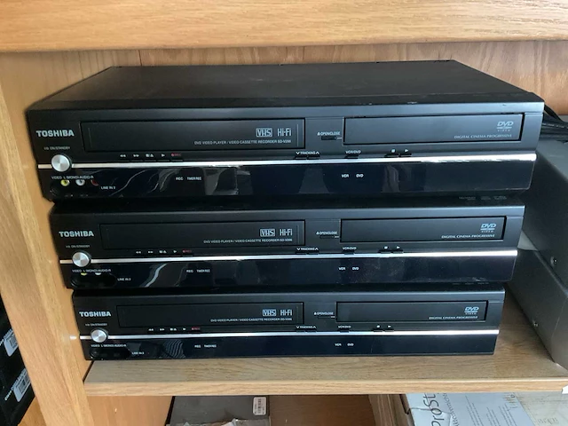 Toshiba sd-v296 videorecorder (3x) - afbeelding 2 van  3