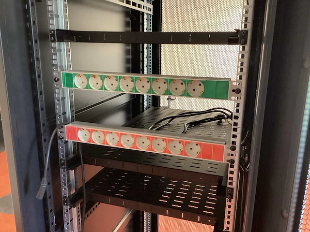 Toten patchkast - afbeelding 5 van  9