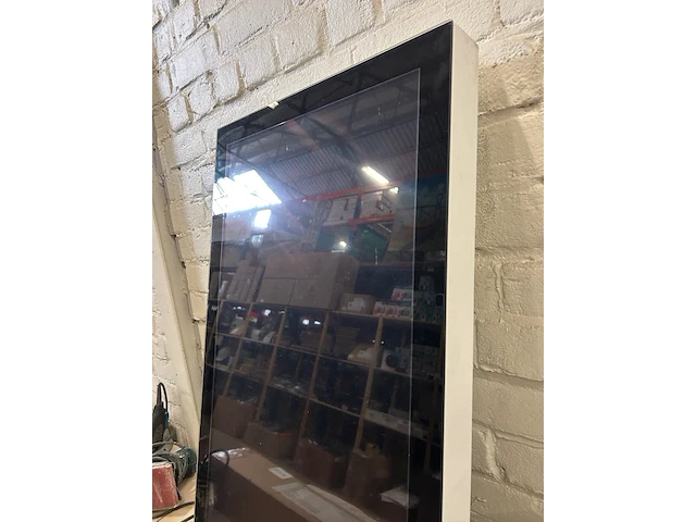 Touchscreen/verkoopzuil met scanner - afbeelding 3 van  6