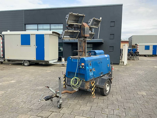 Tower light aanhangwagen - afbeelding 1 van  8