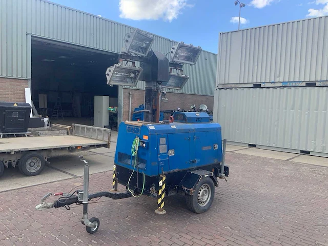Tower light aanhangwagen - afbeelding 1 van  11