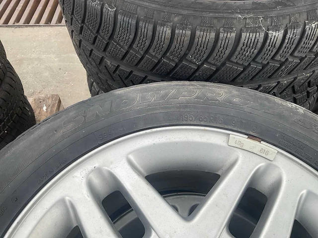 Toyo autoband met bmw velg 195/65 r15 (4x) - afbeelding 5 van  6