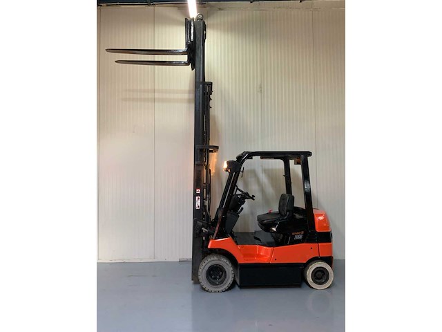 Toyota - - 7fb25 - vorkheftruck - afbeelding 2 van  16