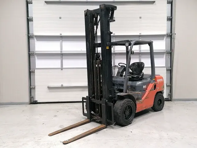 Toyota - 02-8fdf30 - vorkheftruck - afbeelding 1 van  10